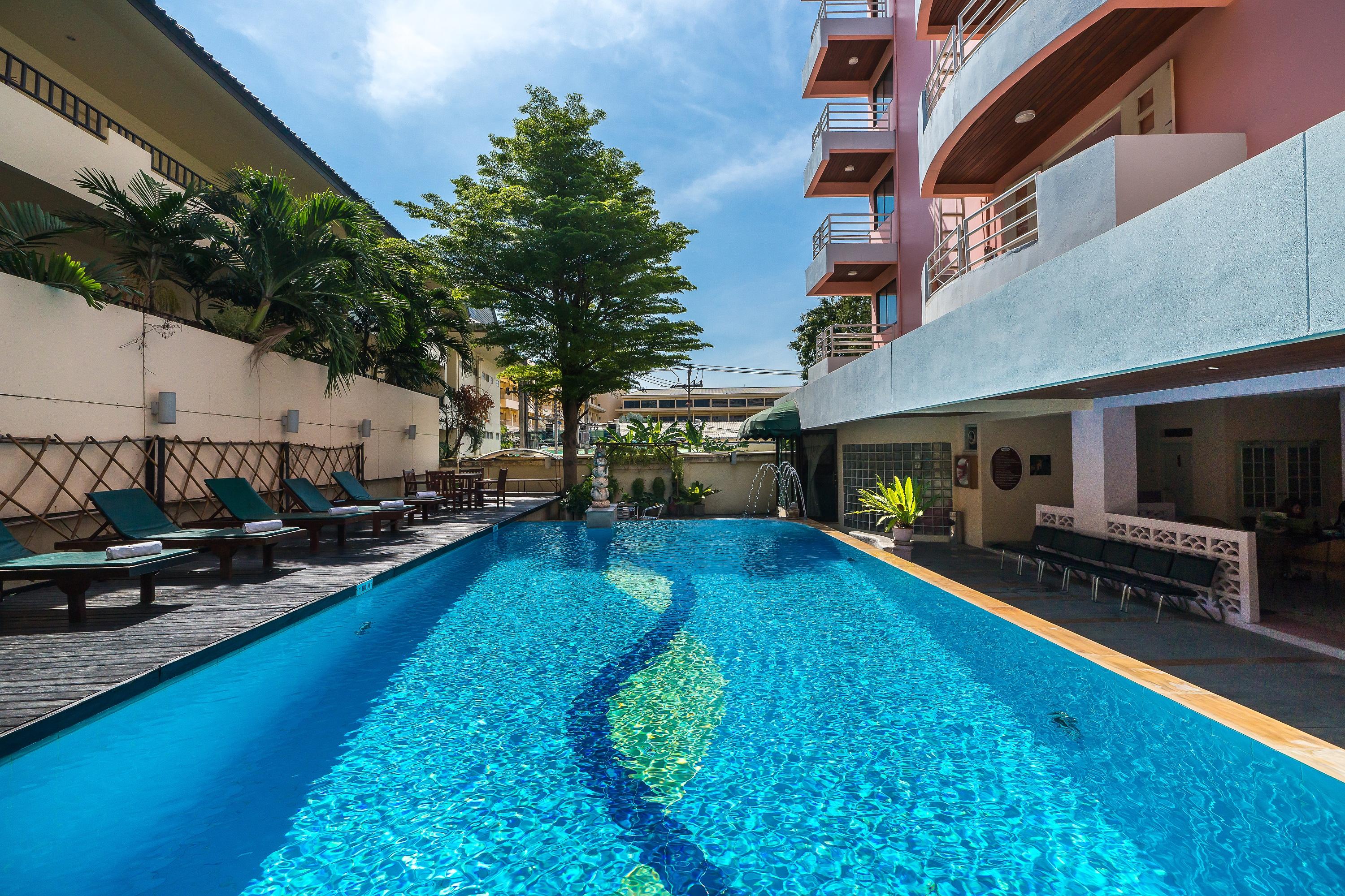 Bella Villa Metro Pattaya Exterior photo