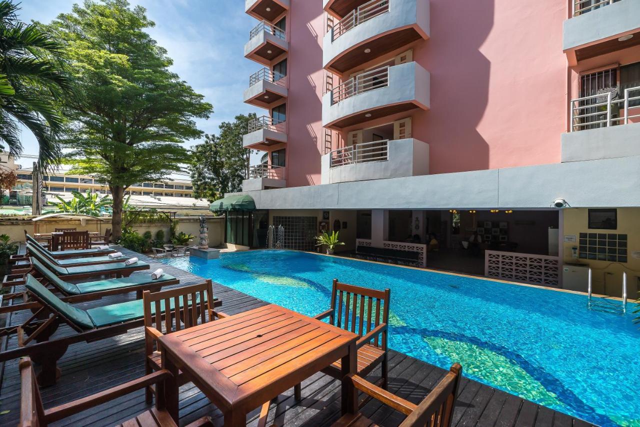 Bella Villa Metro Pattaya Exterior photo